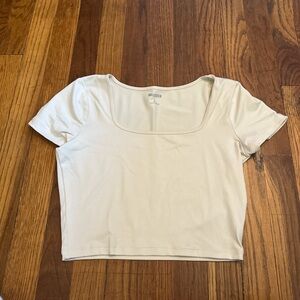 Hollister Women's Short Sleeve Cream Tee